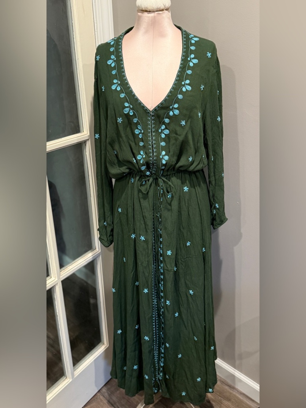 NATURAL LIFE Green Midi Dress with Turquoise Embroidery - Picture 4 of 9